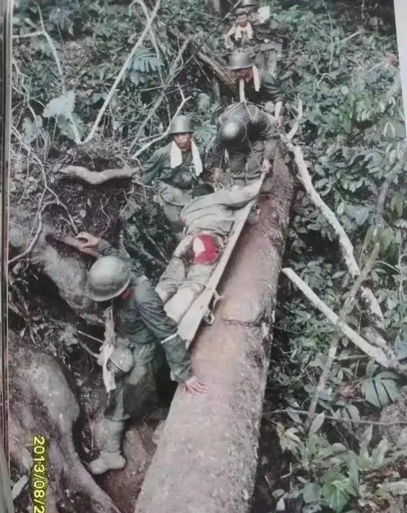 在上世纪八十年代的老山战场上,数不清的解放军战士为了保卫国家,不惧