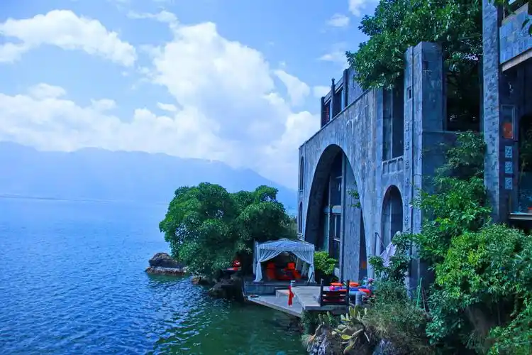 云南丽江-杨丽萍的月亮宫