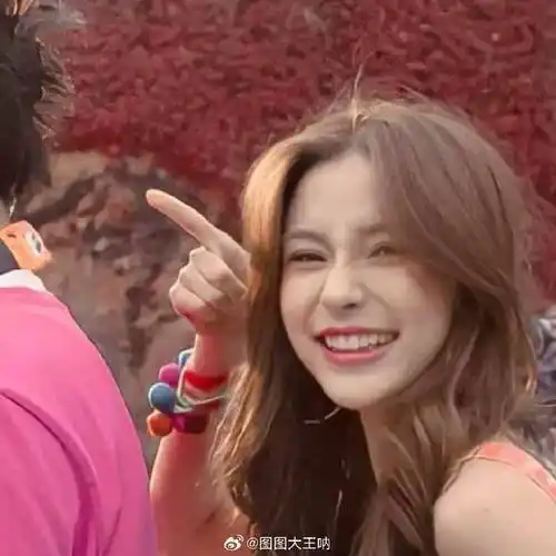 angelababy##杨颖#鼻姐完全就是头像大户!根本选不过来@angelabab