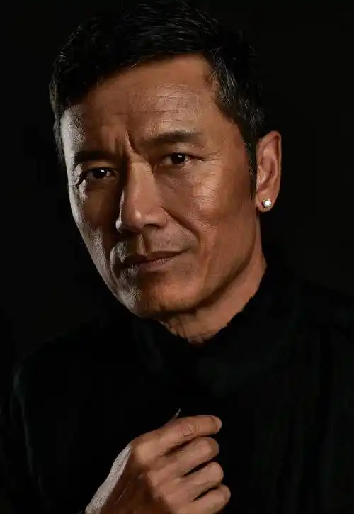 苗侨伟:越老越帅取决于"信心跟智慧",电影圈太拥挤何必再过去