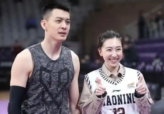 杨鸣个人资料简介老婆唐佳良是盼盼集团千金吗