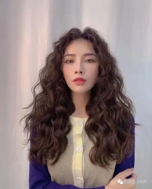 2021流行满头烫精选50款