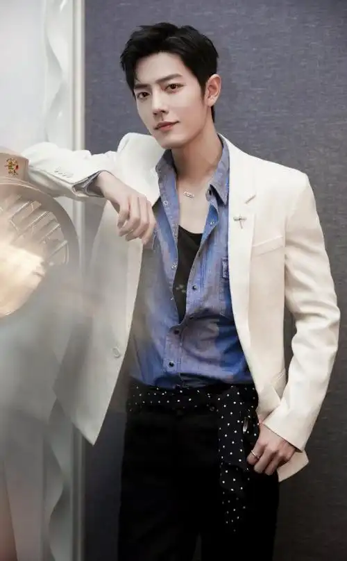 肖战获得2021年百度娱乐人物年度魅力演员期待全新的战战