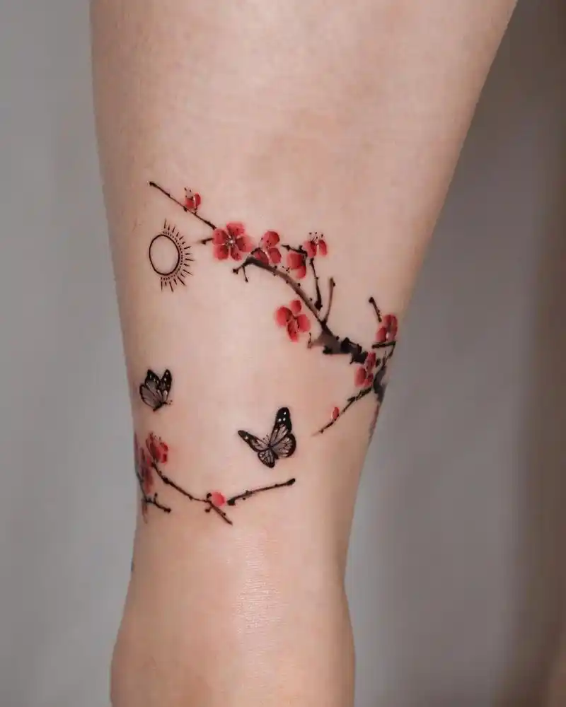 傲骨红梅脚踝刺青:愿逆风如解意,容易莫摧残 #水墨梅花刺青  - 抖音