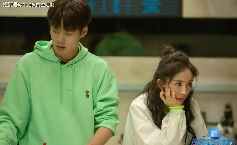 杨幂魏大勋春晚后台同框照曝光_白敬亭_女朋友_恋情