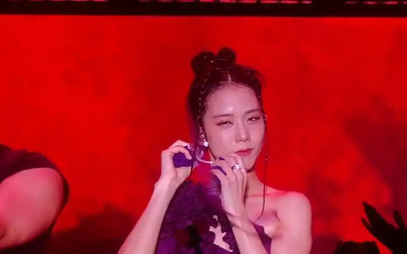 【4k】jisoo - flower越南河内巡演第一天solo舞台(大屏版)20230729