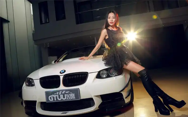 性感宝马m3车模王小雅写真壁纸