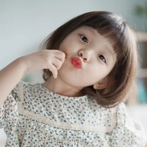 可爱宝宝海报照片娃娃画报孕妇备孕胎教大图片墙贴画女bb贴画新款