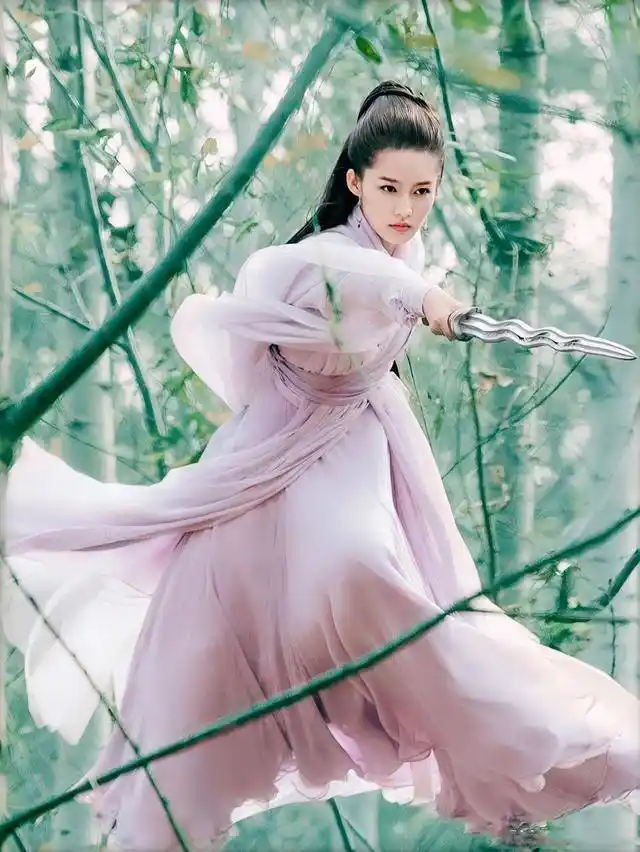 原创李沁最新曝光的《诛仙》剧照