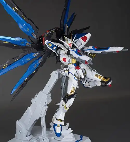 模型评测万代1100metalbuildmb强袭自由高达