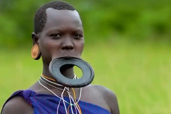 非洲原始部落土著人莫西人风俗致命一夫多妻制度普遍