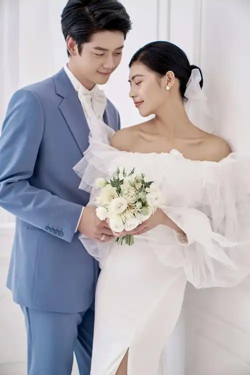 样片摄影师阿河的婚纱摄影作品《内景》