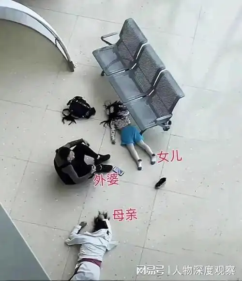 上海科技馆母女坠楼一死一重伤,孩子玩是天性,椅子摆放有问题