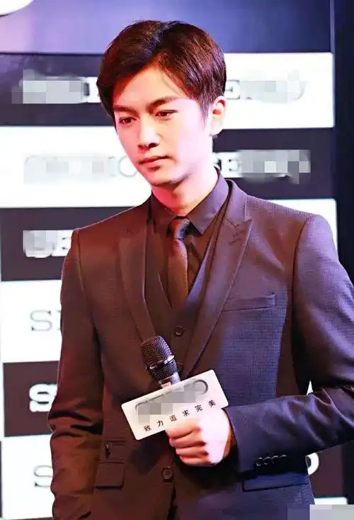 职场男性穿西装剃哪些短发帅气 给你成熟稳重风范短头发打造_发型师姐