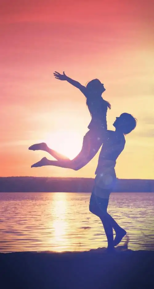 亲密爱人 唯美情侣恩爱温馨美图图片 -意境图片-唯美图片大全