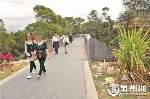 游客涌入泉州市区山线绿道 现随地大小便等不文明行为