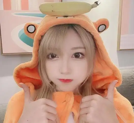 咬米又转变人设,从女网管变老板,套路这么多,难怪涨粉快