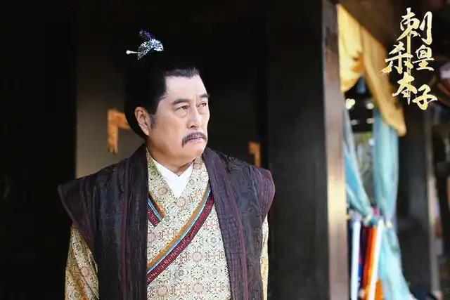 里的僧格林参,《a计划》续集中扮演坏警察,《六指琴魔》