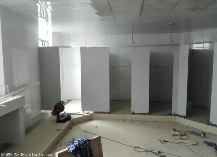 贵阳市公共卫生间隔断 防火板更衣间 防潮公共厕所隔断