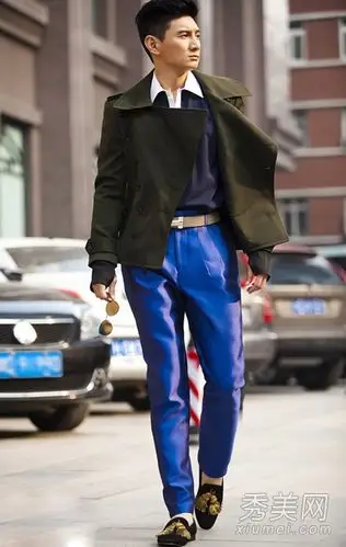 吴奇隆春季时尚街拍 帅气潮男范儿(图)