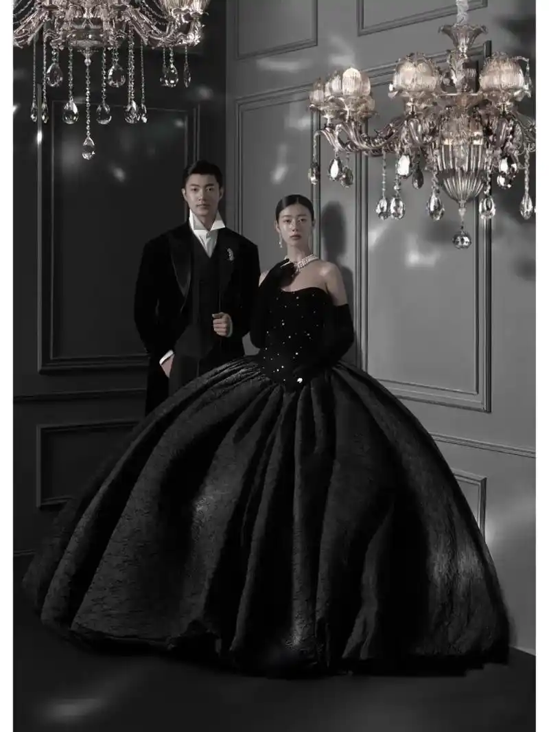 潘朵拉婚纱摄影黑色高级礼服婚纱照