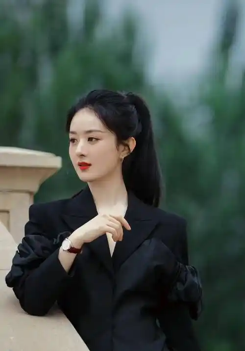赵丽颖的七张美图,赵丽颖时尚大片图集六_黑色_马尾_眼神