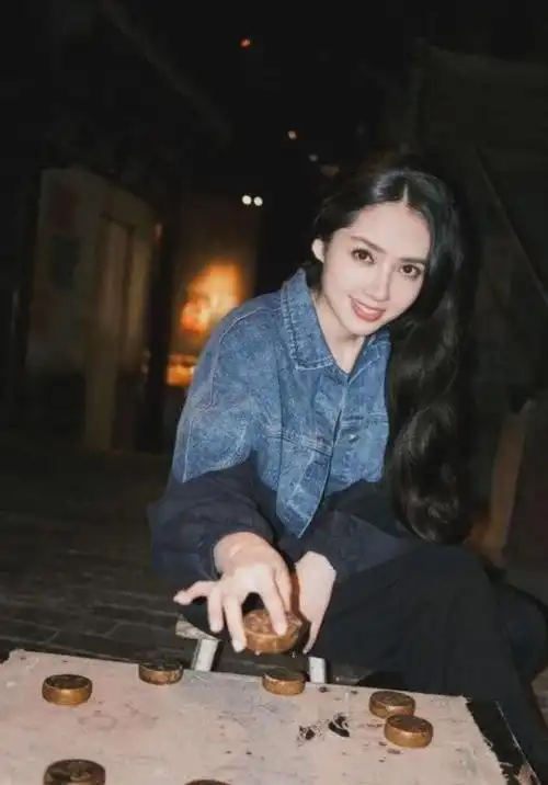 郭碧婷少女时期的旧照也太漂亮了吧眼睛干净得就像是一汪春水