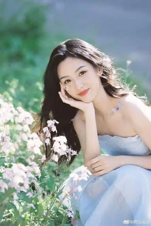 娱乐圈从不缺美女,2023最具上升趋势小花,颜值个个都很绝_网易订阅