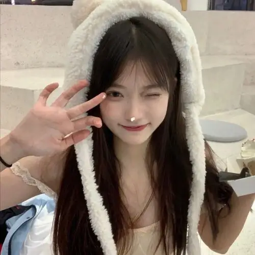 头像女生认真且怂从一而终