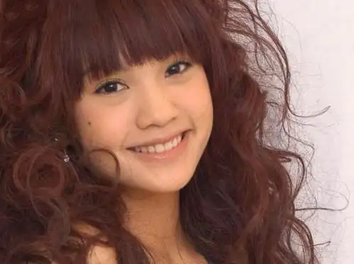 杨丞琳晒十年前旧照惊呆网友,论圈内冻龄女神就服她和刘亦菲!