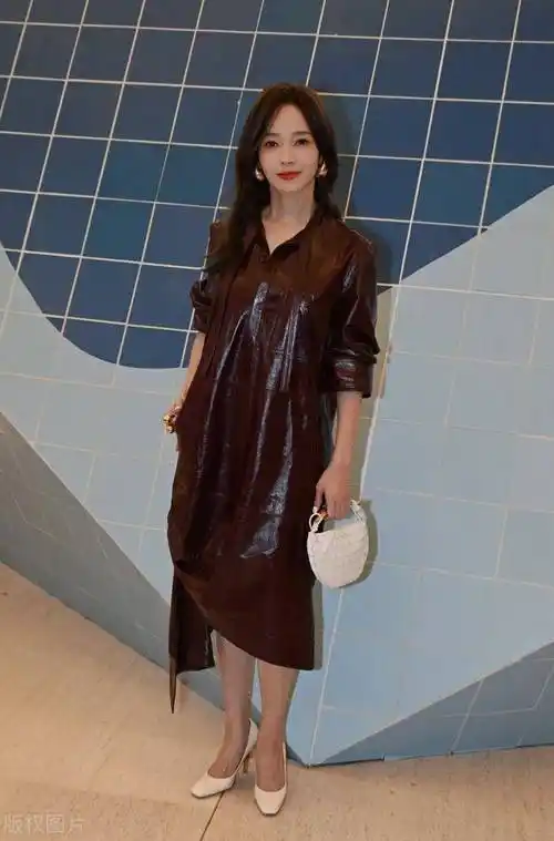 侯佩岑这身材,这才是尤物啊!