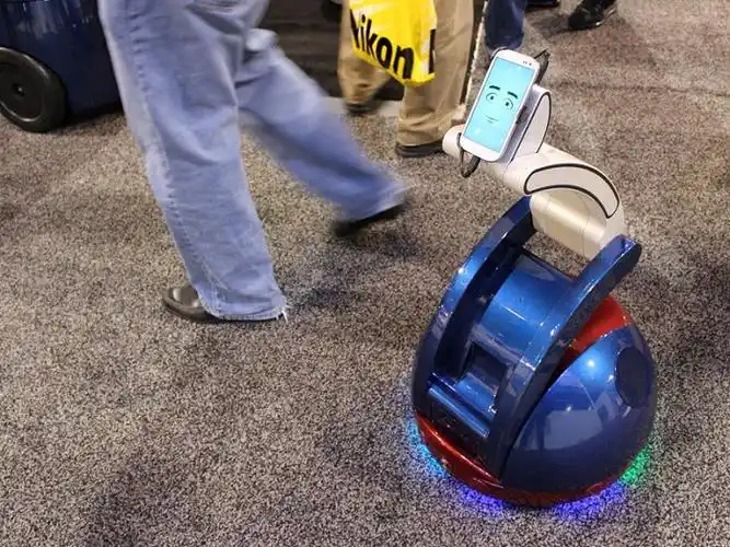 趣科技:萌翻ces的机器人