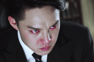 眼神充满邪气杀意之下,角色的狠辣可谓一眼望穿.