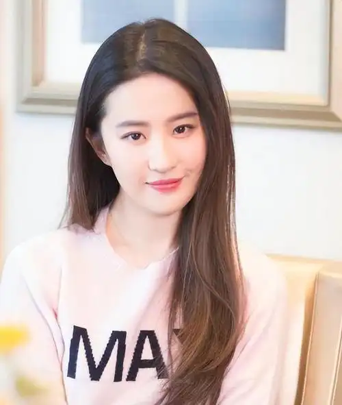 神仙姐姐"刘亦菲"不凡的人生,绯闻男友不断,至今35岁未婚
