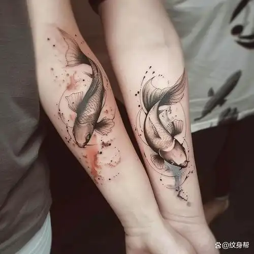 成双成对的情侣双鱼纹身图案