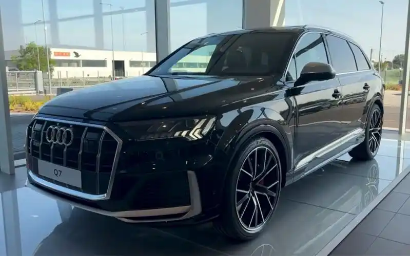 2023奥迪q7全方位实拍外观和内饰