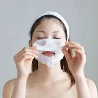 敷着面膜的女生头像【点击鼠标右键下载】