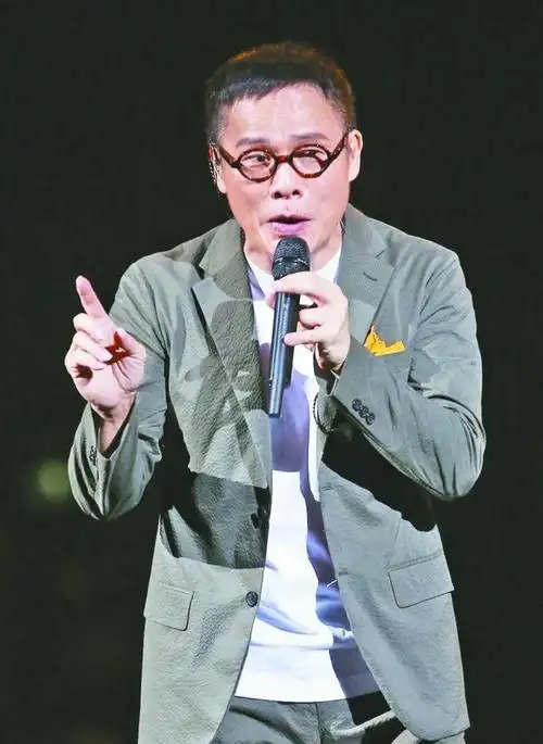 "台湾流行音乐教父"罗大佑此前因病住院,恢复后即宣布下月开唱