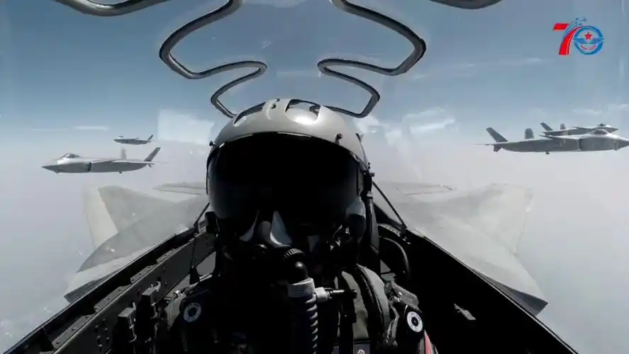 空军发布最新宣传片歼20多机编队座舱视角曝光