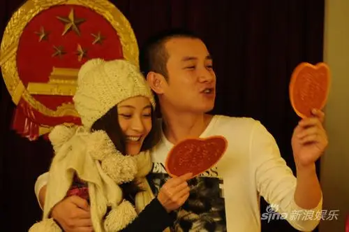 两人领证结婚小两口偶尔也有矛盾姚笛饰童佳倩姚笛与文章新浪娱乐讯 "