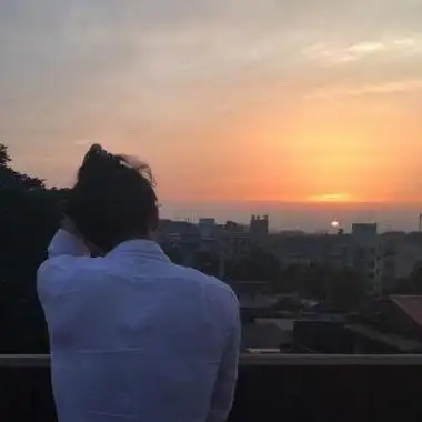 男生头像伤感孤独头像图片背影