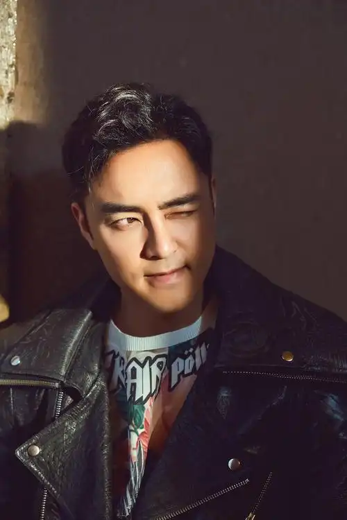 4 明道秋季全新写真 暴走机车硬汉风