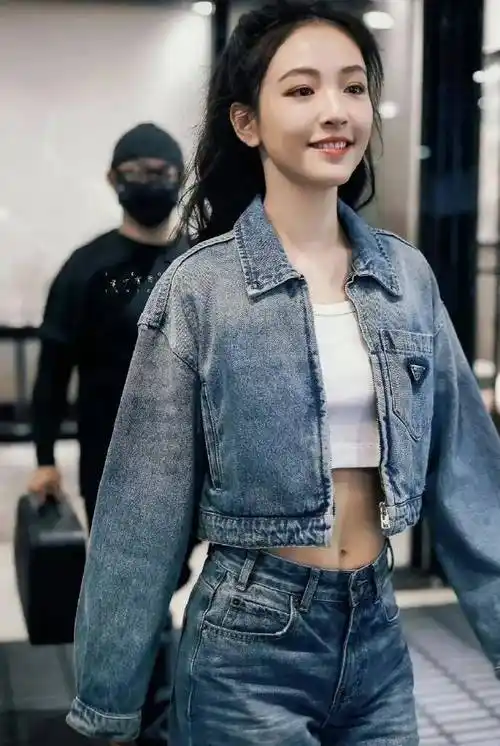 没了糟心的婚姻和男人,吴倩的状态真的越来越好了,好像大学生_服饰