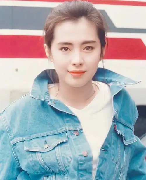 每每回看一遍王祖贤年轻时候的照片,都会被惊艳!