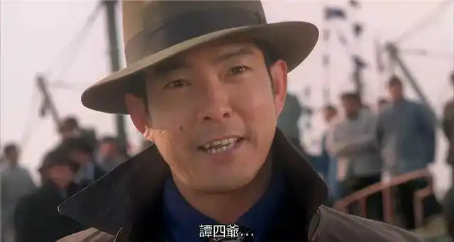 《马永贞》中最出彩最拉风的角色自然是元彪的谭四爷了,成功抢了