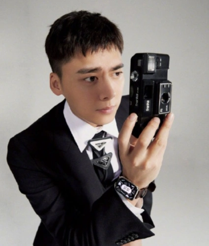 李易峰顶狗啃刘海拍时尚大片,真是换刘海如换脸吗?_发型