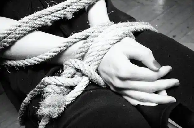 黑龙江一女子杀害情夫,被抓后说:他睡了我9年,却嫌我年纪大了!|绑架|