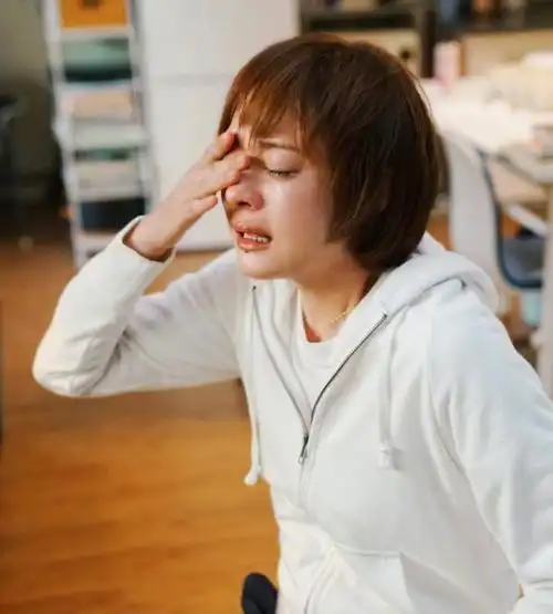 孙俪遭遇网暴,账号评论区已沦陷,网友:为什么张译不能当面抽烟