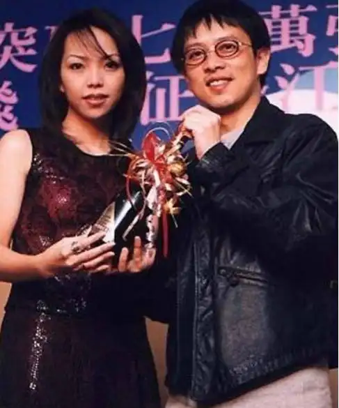 原创张雨生实现了妹妹梦想的音乐才子死后和妹妹合葬