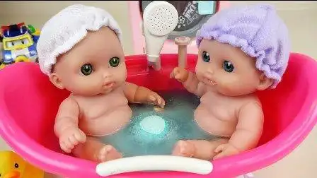 玩具娃娃洗澡 芭比娃娃 小伶玩具